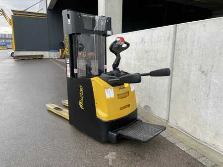 Apilador eléctrico 2019 Yale MS16XIL (3)