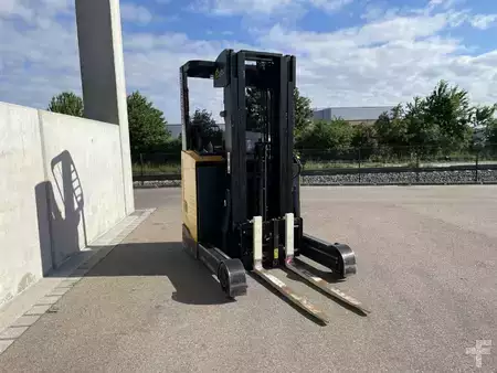 Retráctil 2017  Yale MR14 (2)