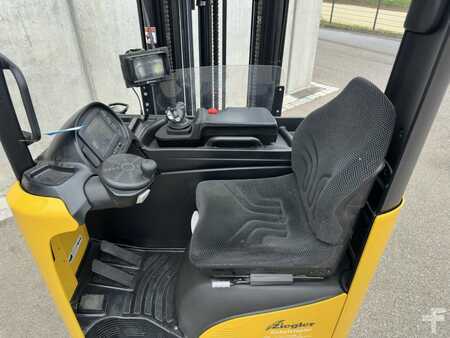 Chariots à mât rétractable 2019  Yale MR14 (4)