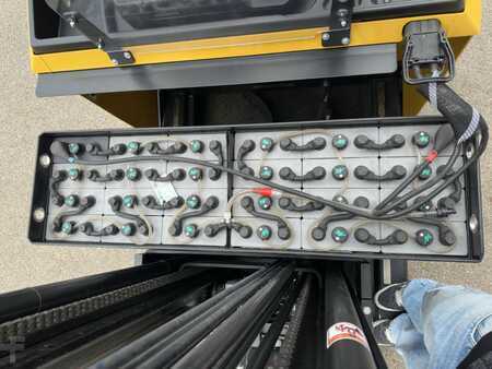 Chariots à mât rétractable 2019  Yale MR14 (7)