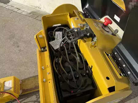 Elektromos emelőkocsik 2017  Yale MP30HD (5)