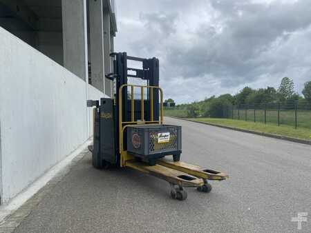 Pallet Stackers 2017  Yale MP20XD (2)