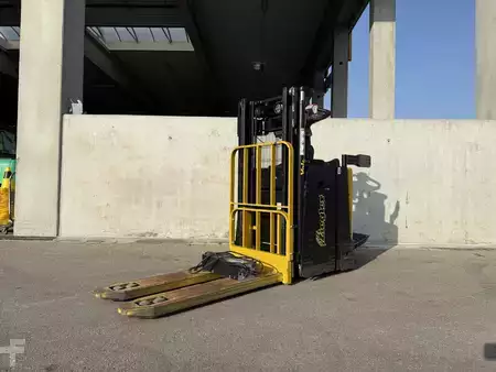 Lavtløftende truck 2019  Yale MP20XD (2)