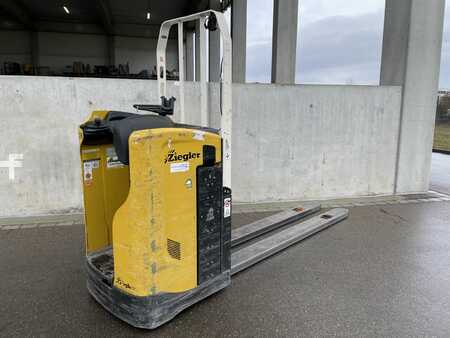 Transpaleta eléctrica 2019 Yale MP20T (1)