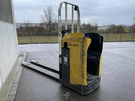 Transpalettes éléctriques 2019  Yale MP20T (3)