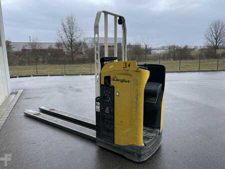 Transpaleta eléctrica 2019 Yale MP20T (2)