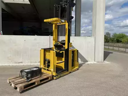 Vertical order pickers 2019  Yale MO10E (1)