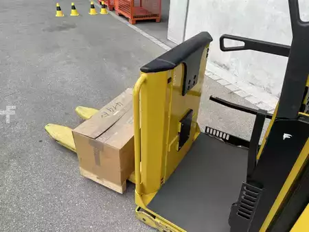 Vertical order pickers 2019  Yale MO10E (5)