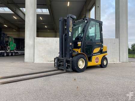 Carretilla elevadora diésel 2018 Yale GDP25VX (1)