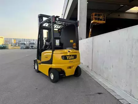 Elektromos 4 kerekű 2019  Yale ERP25VL (2)