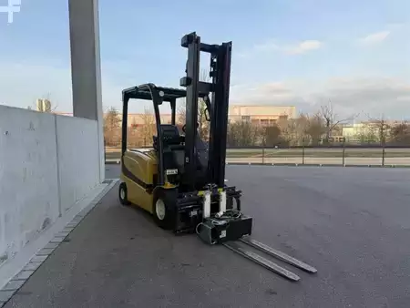 Elektromos 4 kerekű 2019  Yale ERP25VL (3)