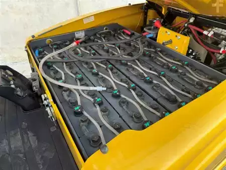 Elektromos 4 kerekű 2019  Yale ERP25VL (7)