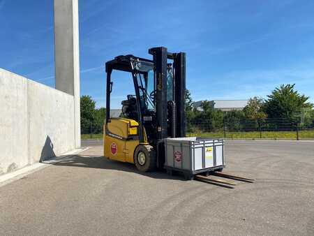 Eléctrica de 3 ruedas 2019 Yale ERP15VTSWB (2)