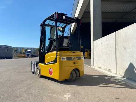 Eléctrica de 3 ruedas 2019 Yale ERP15VTSWB (3)