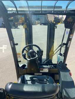 Eléctrica de 3 ruedas 2019 Yale ERP15VTSWB (4)