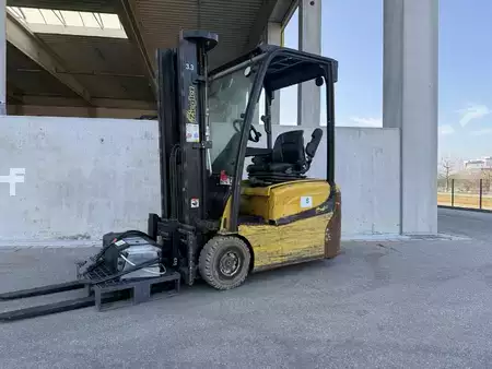 Elektrisk- 3 hjul 2019  Yale ERP15VTSWB (1)