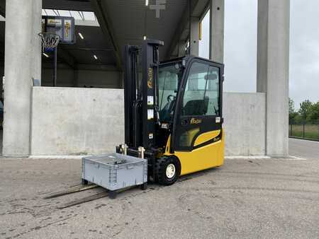 Eléctrica de 3 ruedas 2020 Yale ERP16VTLWB (1)