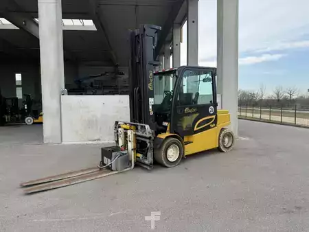 Eléctrico - 4 rodas 2020  Yale ERP55VM (1)