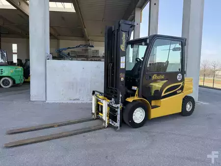 Electric - 4 wheels 2020  Yale ERP45VM (1)