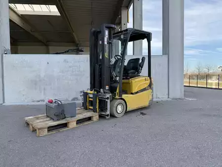 Elektrisk- 3 hjul 2020  Yale ERP16VTSWB (1)