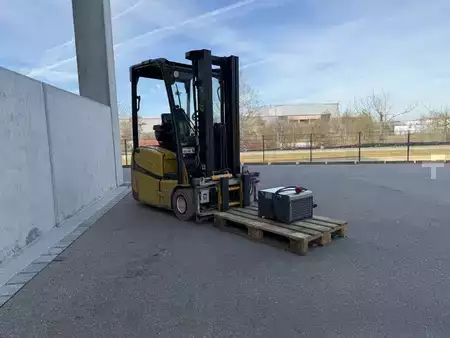 Elektrisk- 3 hjul 2020  Yale ERP16VTSWB (2)