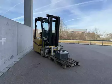 Elektro tříkolové VZV 2020  Yale ERP16VTSWB (2)