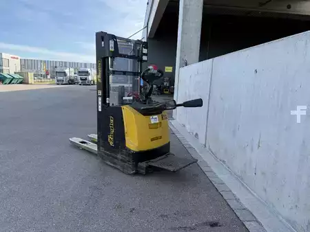 Ruční vysokozdvižný vozík 2020  Yale MS12XIL (3)