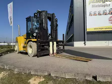 Dízel targoncák 2021  Yale GDP120DF (3)