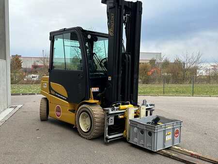 Eléctrica de 4 ruedas 2021 Yale ERP50VM (2)