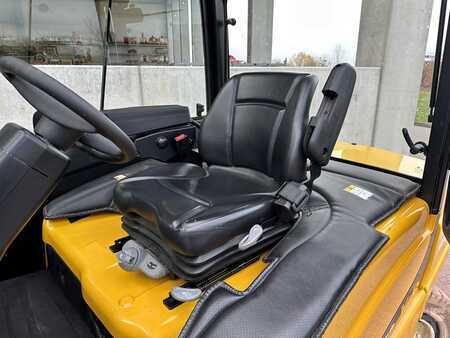 Eléctrica de 4 ruedas 2021 Yale ERP50VM (4)