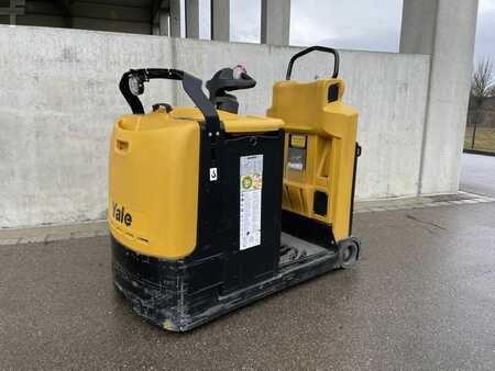 Chariots tracteurs 2021  Yale MO50T (1)