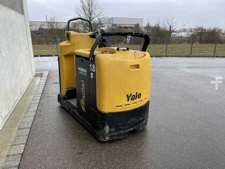 Chariots tracteurs 2021  Yale MO50T (2)
