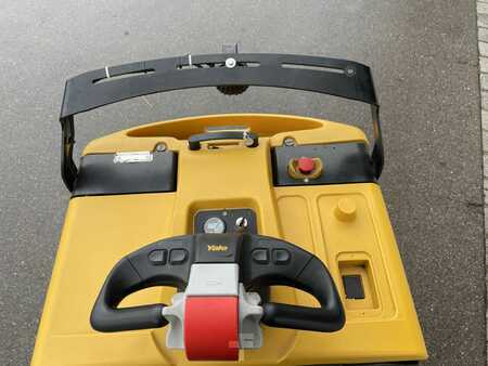 Chariots tracteurs 2021  Yale MO50T (4)