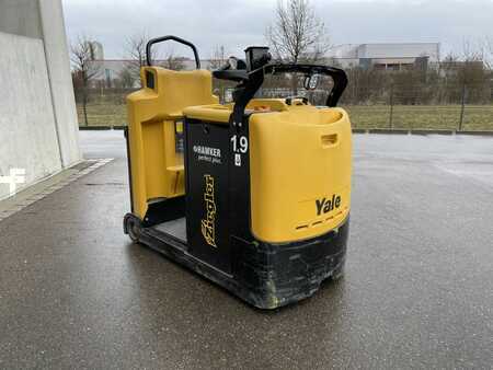 Chariots tracteurs 2021  Yale MO50T (2)