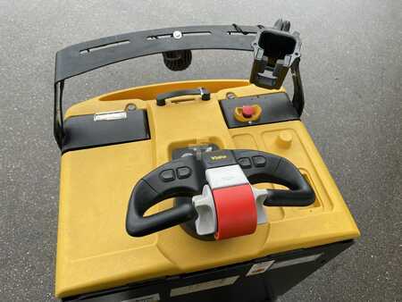 Chariots tracteurs 2021  Yale MO50T (5)