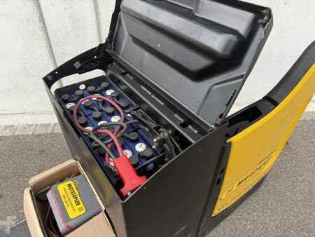 Transpaleta eléctrica 2021 Yale MP20X (4)