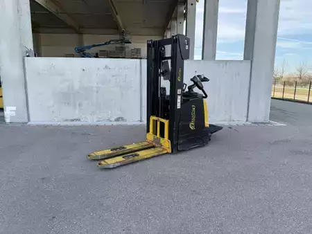 Ruční vysokozdvižný vozík 2021  Yale MS16XIL (1)