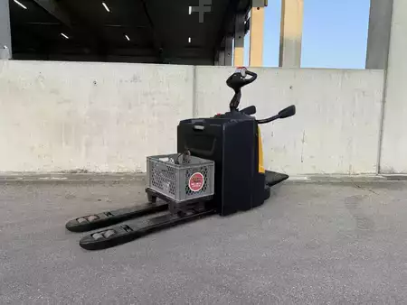 Lavtløftende truck 2021  Yale MP20X (1)