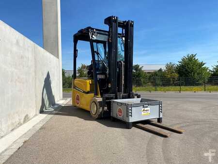 Eléctrica de 3 ruedas 2021 Yale ERP20VTLWB (2)