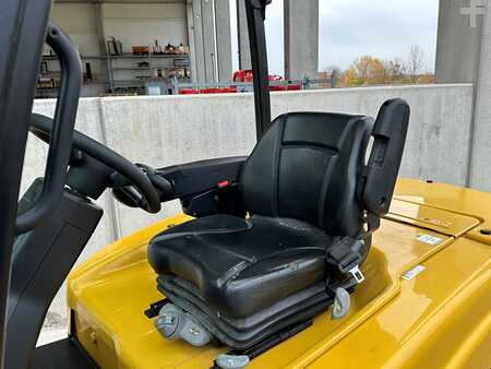 Eléctrica de 4 ruedas 2021 Yale ERP40VM (4)