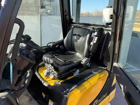 Gázüzemű targoncák 2021  Yale GLP16VX (4)