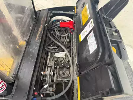 Apilador eléctrico 2021  Yale MS14XIL (4)