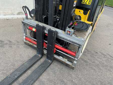 Carretilla elevadora diésel 2022 Yale GDP35VX (4)