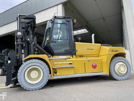 Carretilla elevadora diésel 2022 Yale GDP160EF-12 (2)