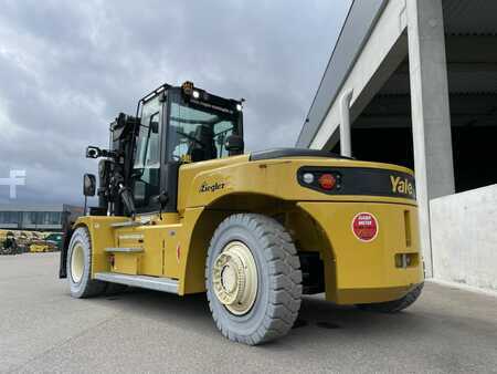 Carretilla elevadora diésel 2022 Yale GDP160EF-12 (3)