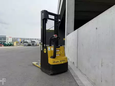 Ruční vysokozdvižný vozík 2022  Yale MS14AC (3)