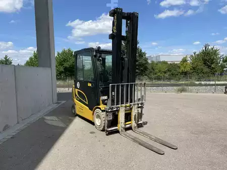 Elektrisk- 4 hjul 2023  Yale ERP35VL (2)