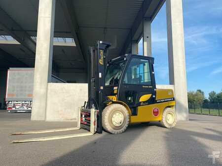 Carretilla elevadora diésel 2022 Yale GDP50VX (1)