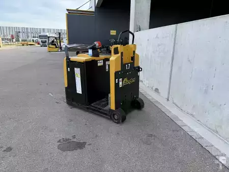 Rebocador 2022  Yale MO50T (2)