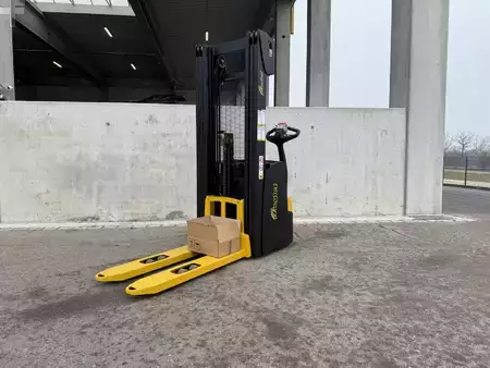 Ruční vysokozdvižný vozík 2022  Yale MS12AC (1)